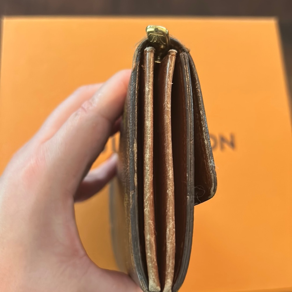 Authentic Louis Vuitton Monogram Sara Wallet - Picture 3 of 12